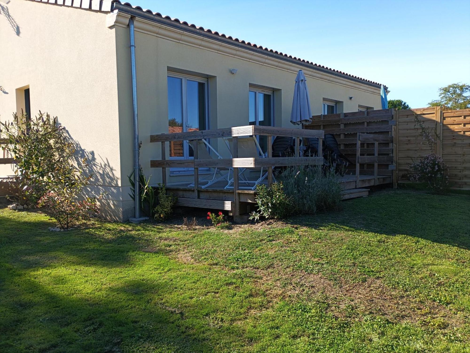 Meuble De Tourisme Classe 3 Etoiles Le Ptit Coin De Soleil - Saint Ciers D'Abzac מראה חיצוני תמונה